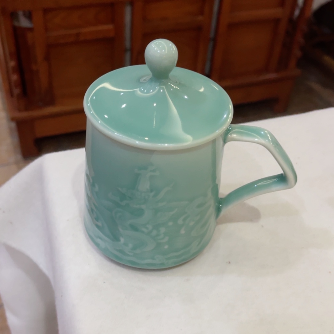 青瓷哈哈哈哈给哈哈哈