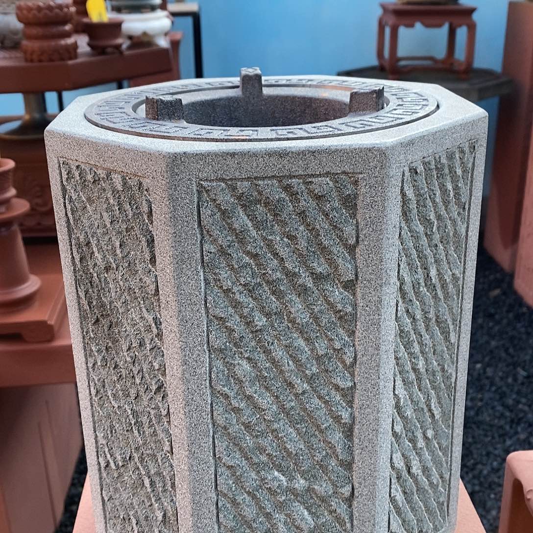 尘***净品格石盆石头花盆