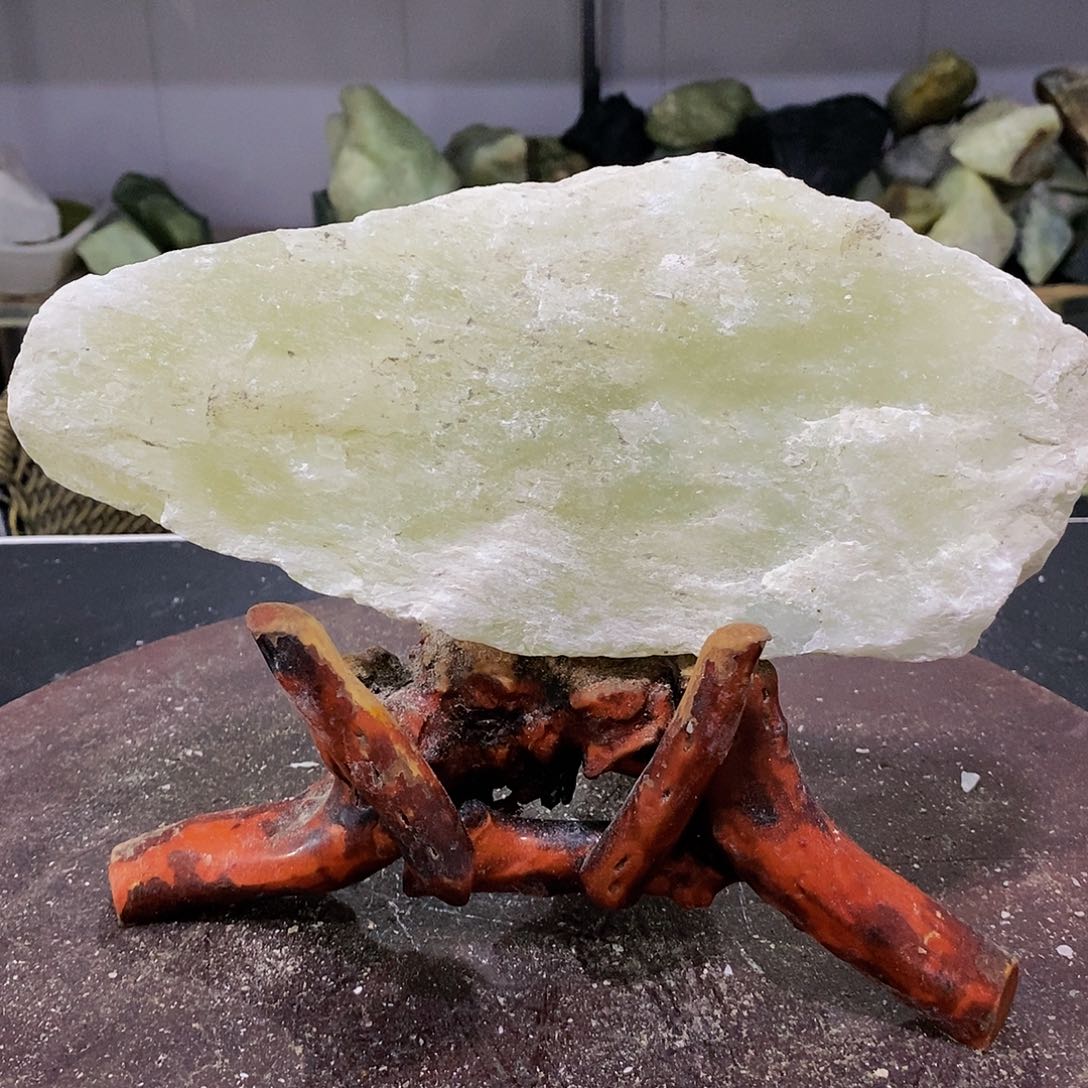 蛇纹石玉原石未镶嵌闲**水