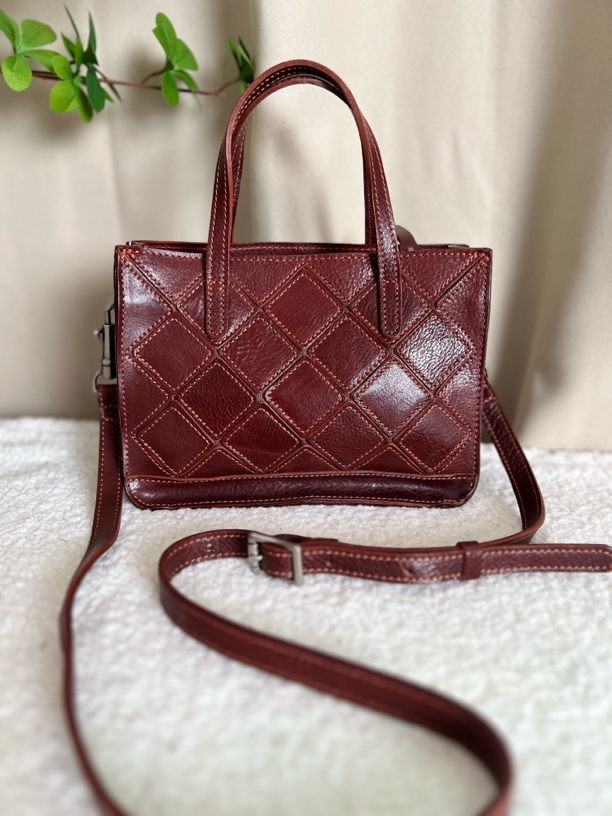 水洗植鞣头层牛皮百搭手提斜挎包拉链暗袋复古重工拼接北欧风女士