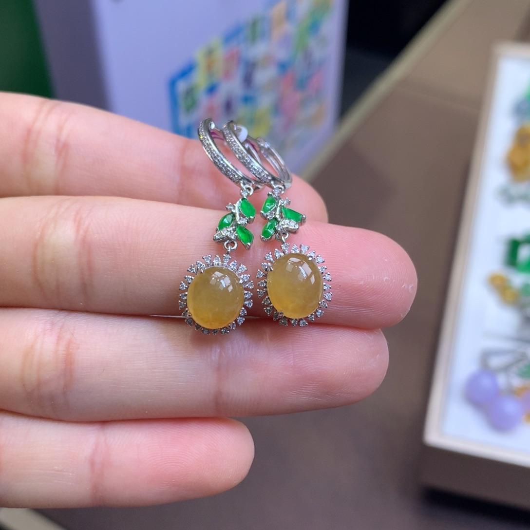 翡翠18K金镶嵌颈饰翡翠