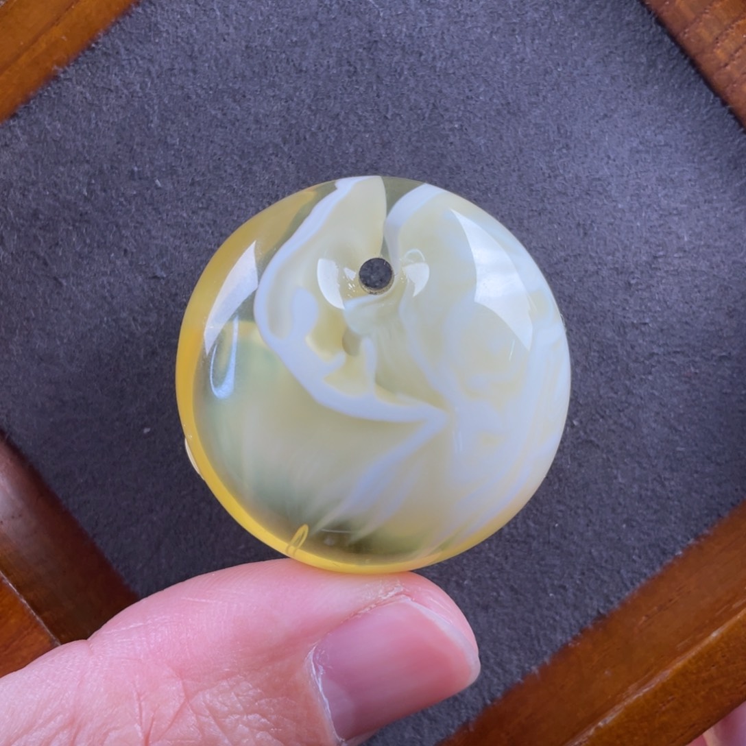 琥珀颈饰未镶嵌蜜蜡吊坠