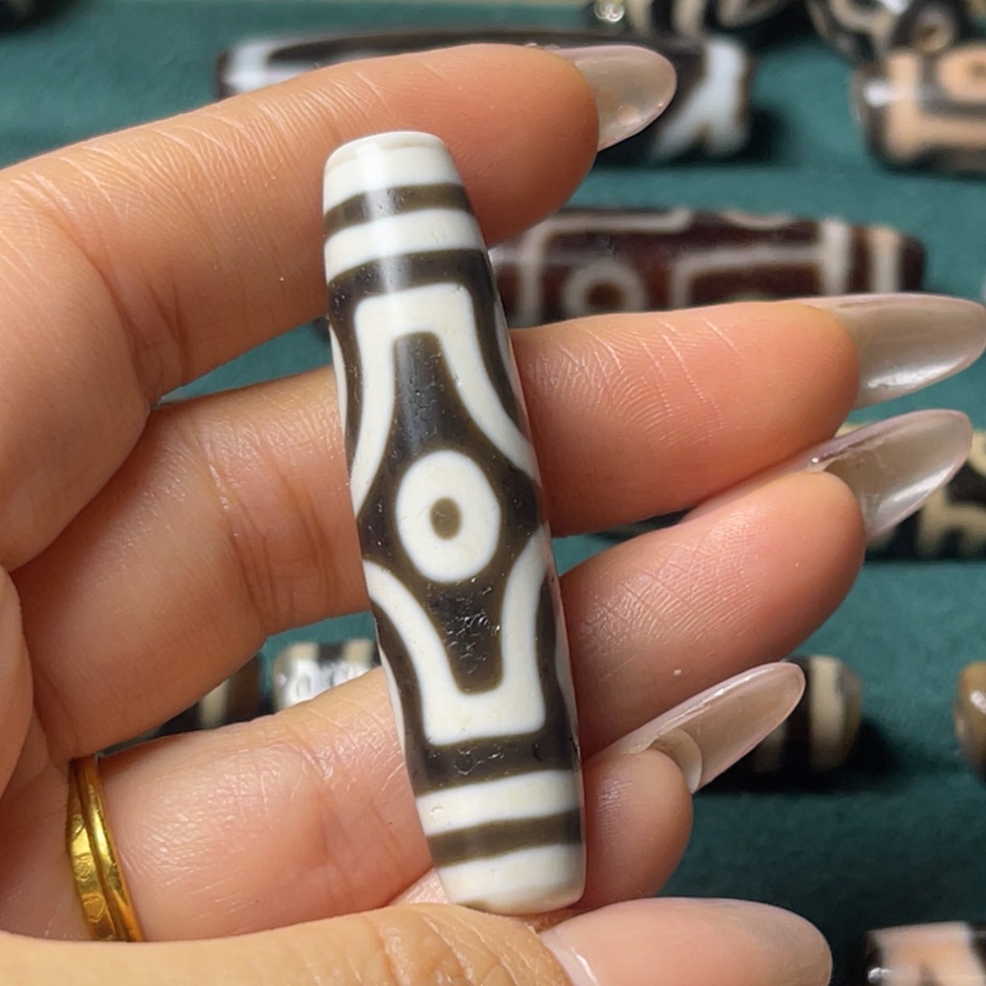 玛瑙/玉髓颈饰未镶嵌小****皮