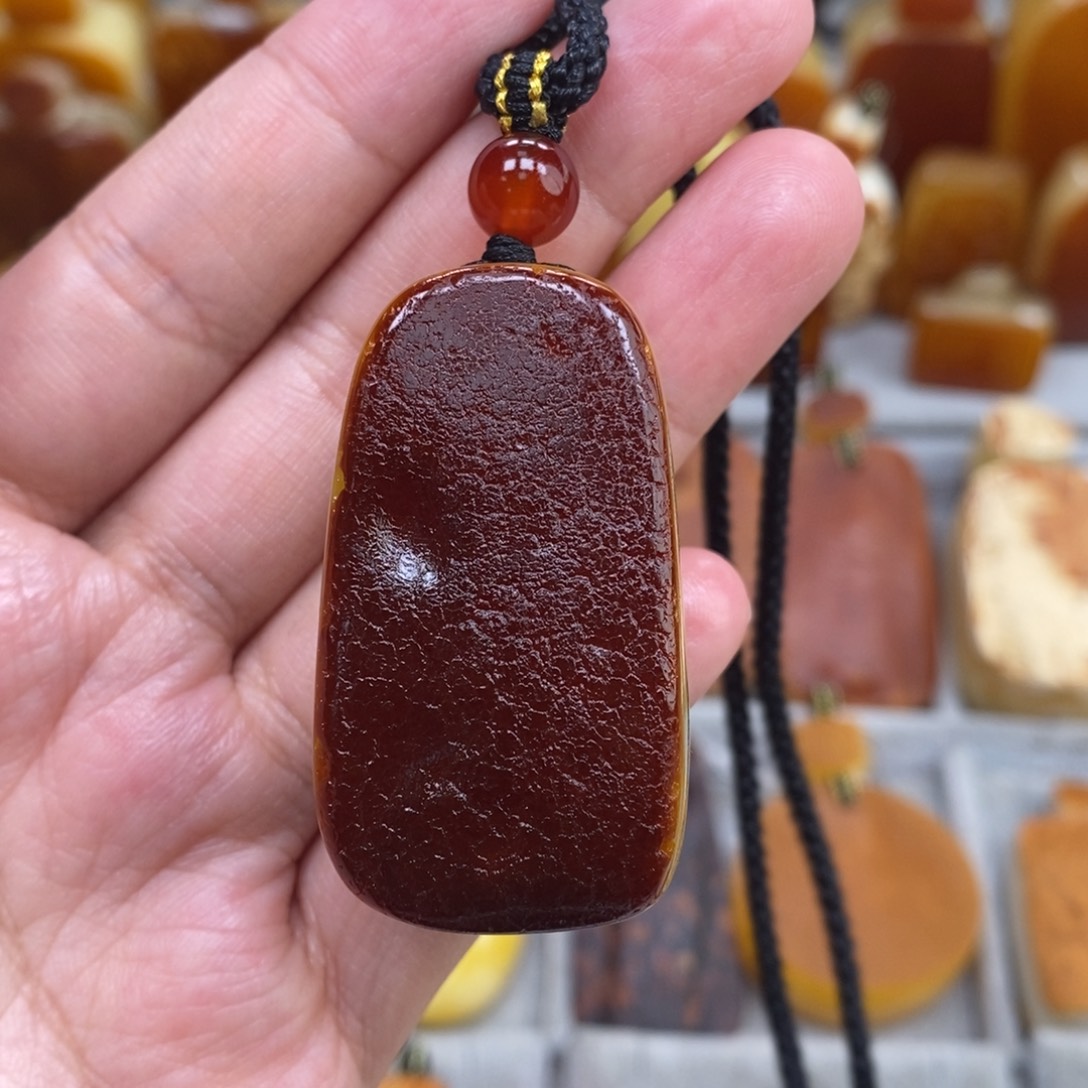 蜜蜡未镶嵌珠宝奇石