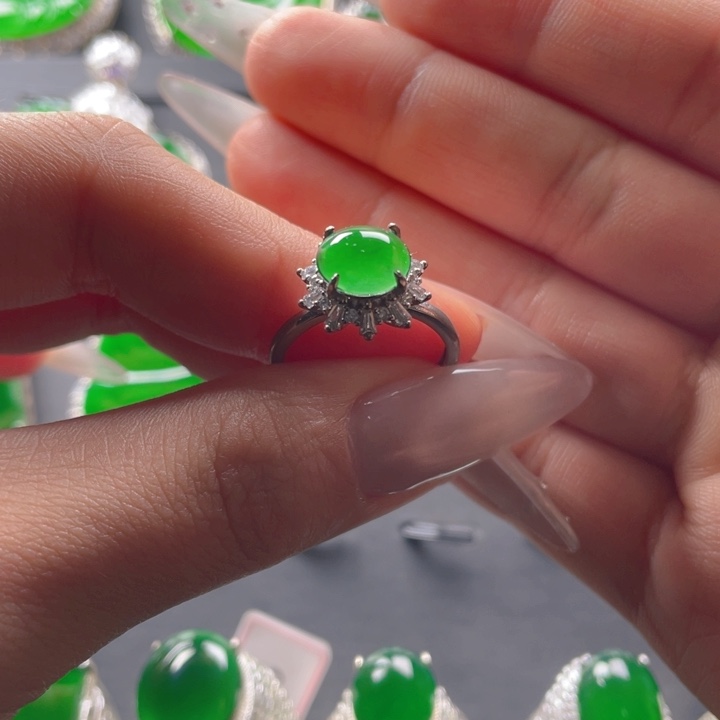 翡翠戒指未镶嵌翡翠戒指未镶嵌