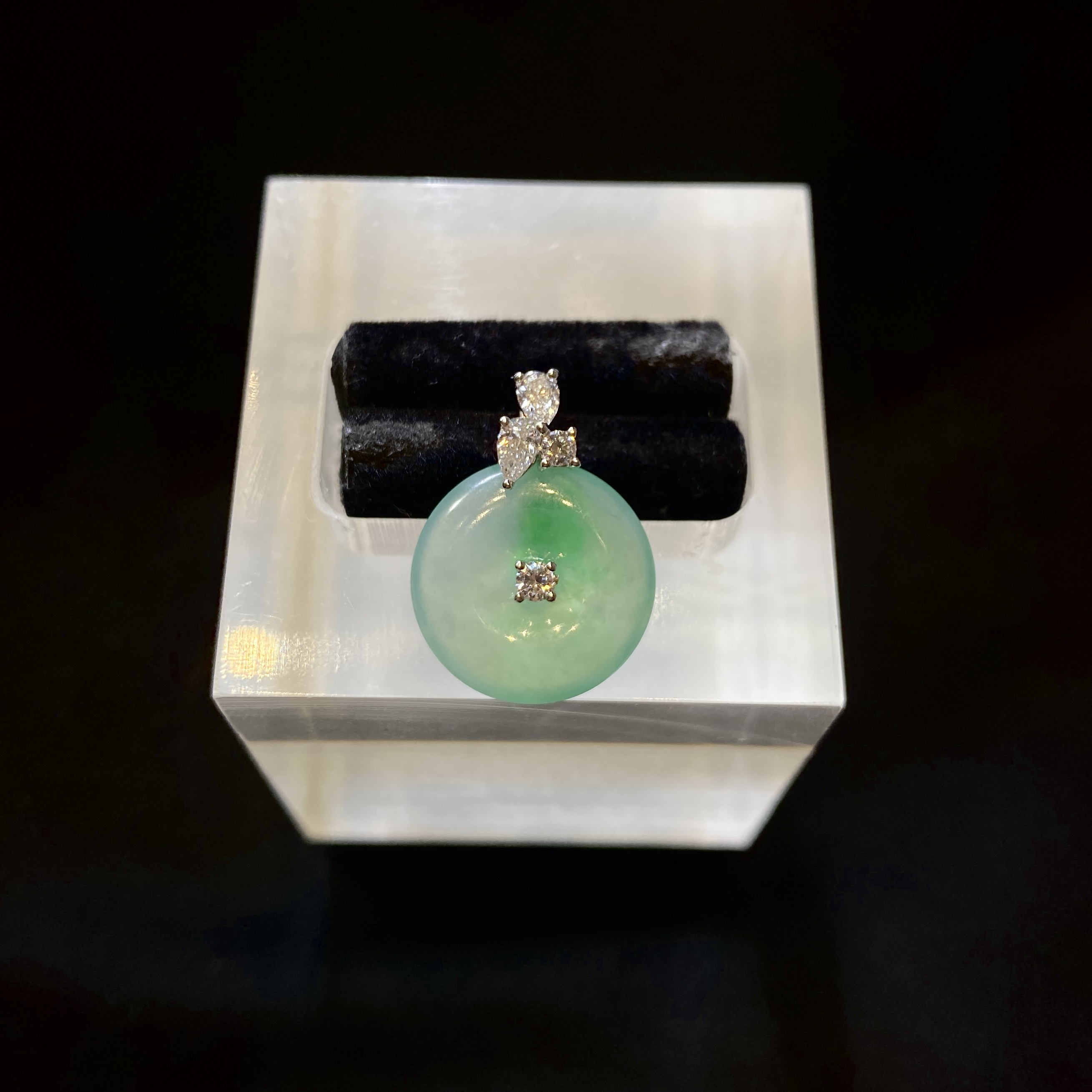 【夏阳翡翠】缅甸天然A货翡翠18k金镶嵌天然南非钻冰带绿平安扣吊坠