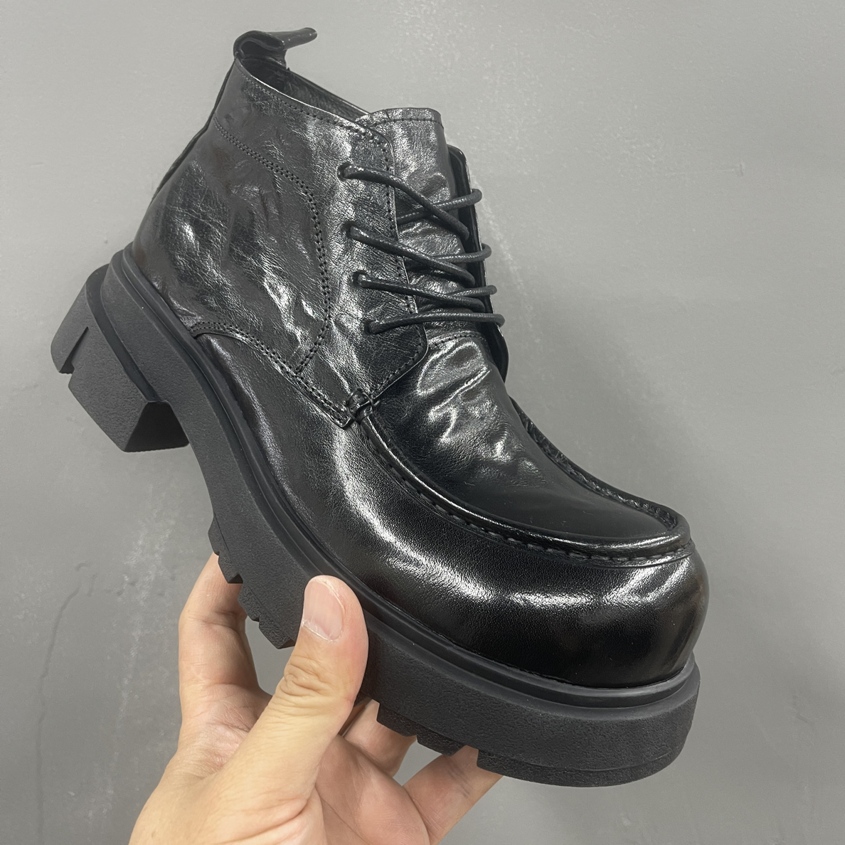 冬季 内里加绒 纯色商务休闲素面耐磨系带高帮皮鞋黑色百搭