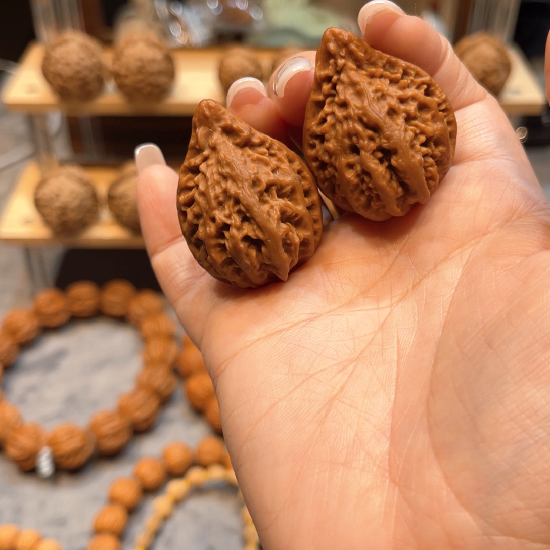 文玩核桃把件蚂蚁上树