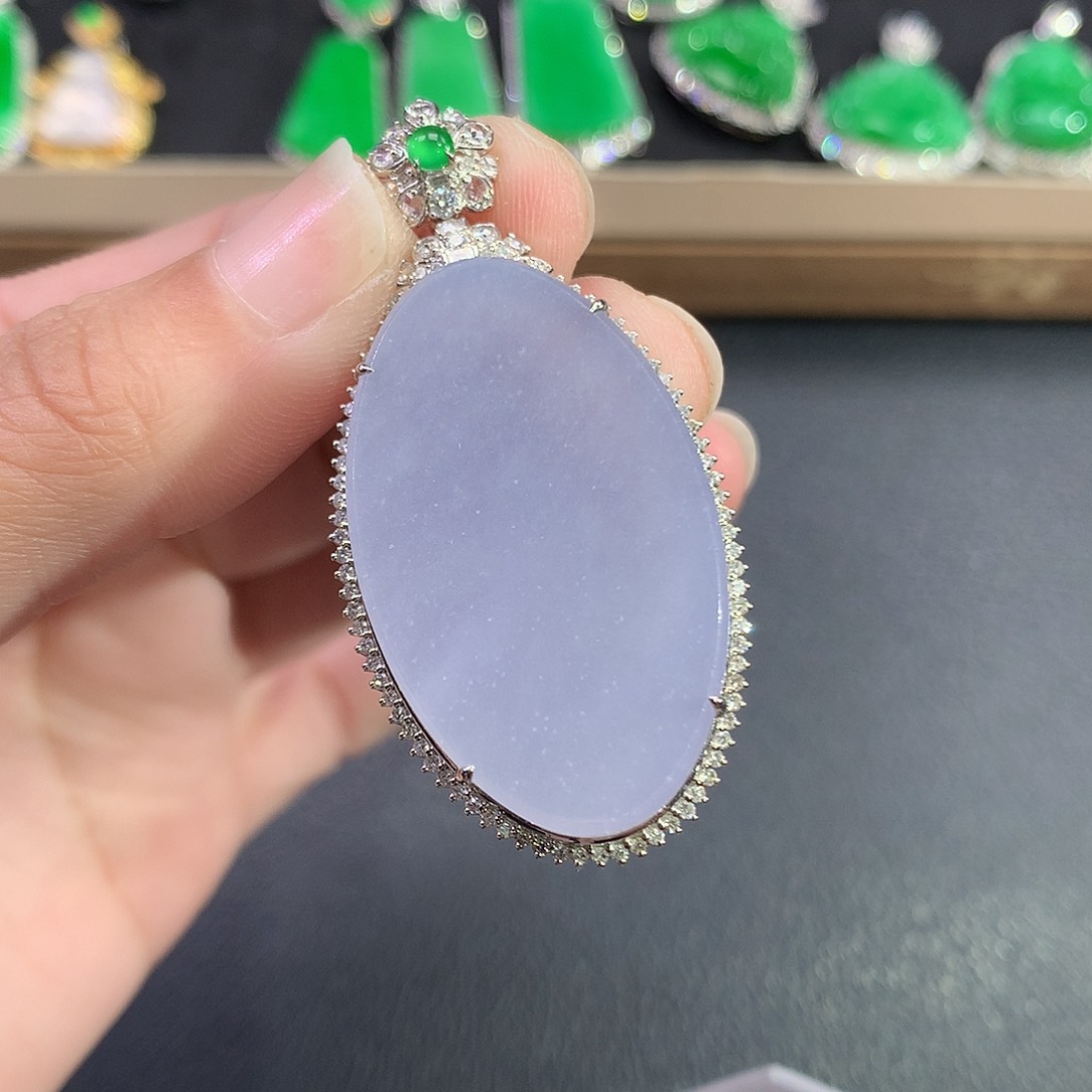 翡翠吊坠(赠链)18K金镶嵌