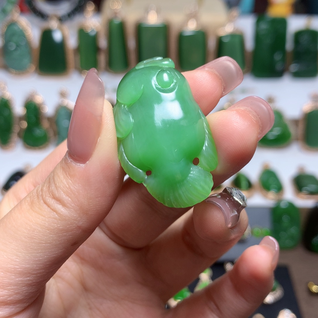 和田玉（碧玉）颈饰未镶嵌