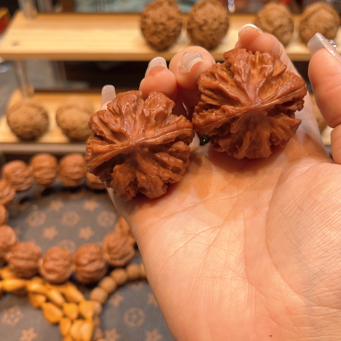 文玩核桃把件粗筋兽爪