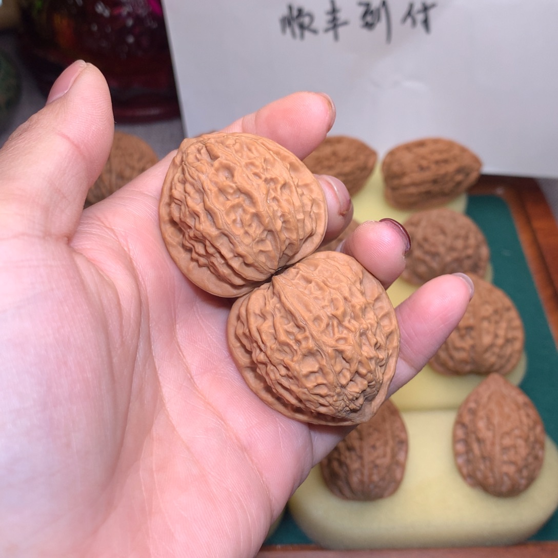 文玩核桃把件金牛
