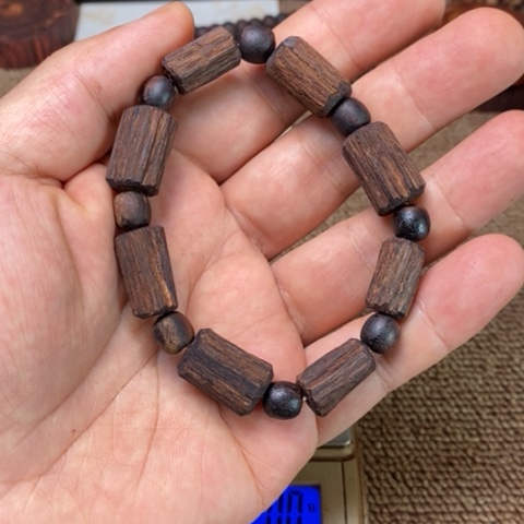 藤类A008海南小叶降真香白绿油随型手串