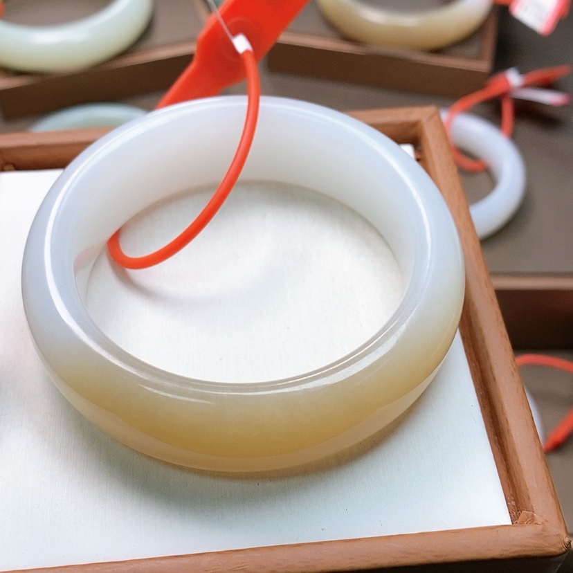 【闪购商品】未镶嵌手镯和田玉程*