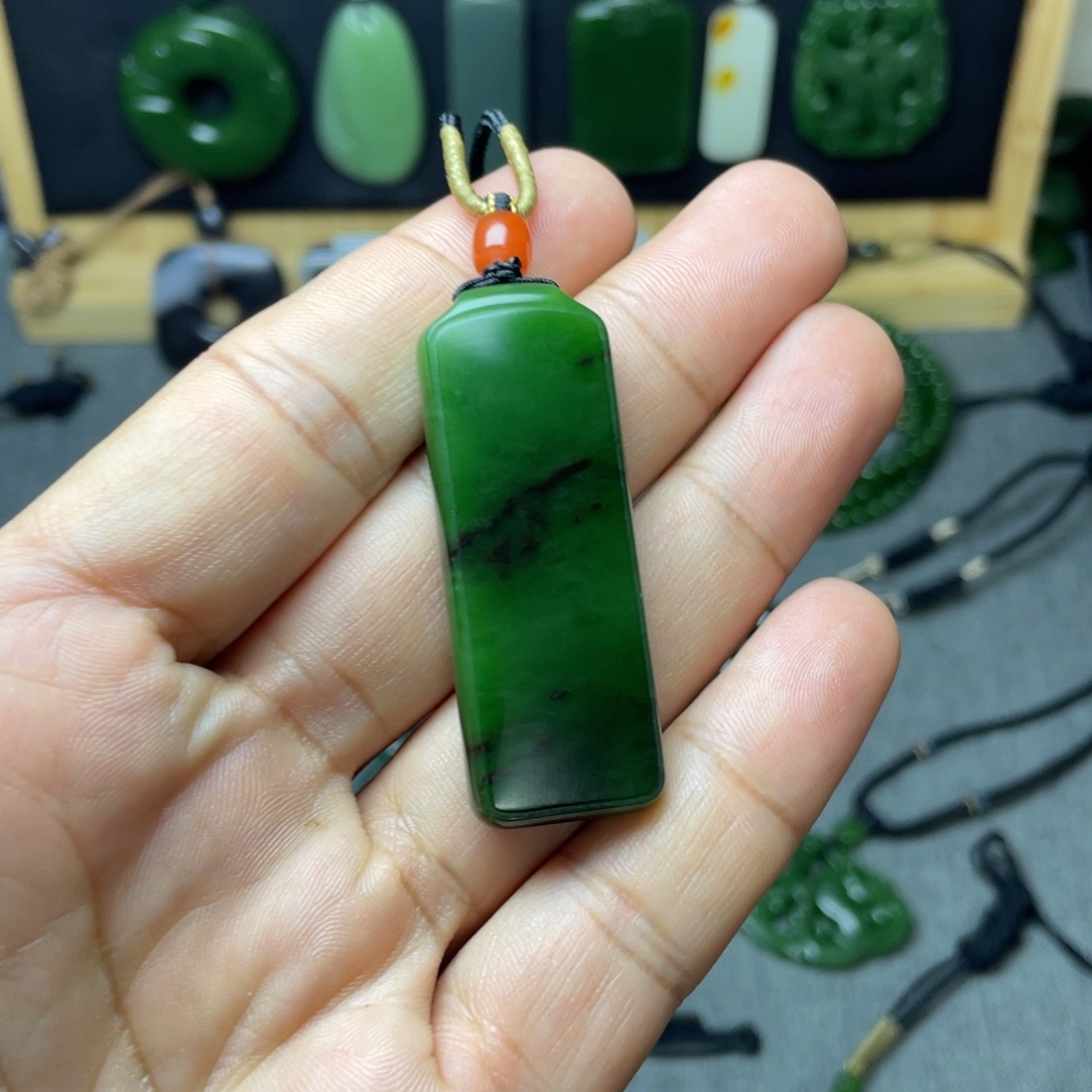 事***意和田玉未镶嵌颈饰