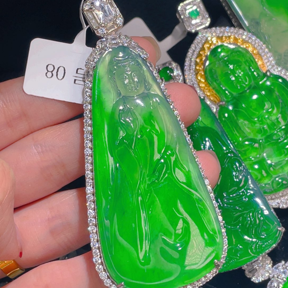 翡翠吊坠(不含链)未镶嵌虎****)