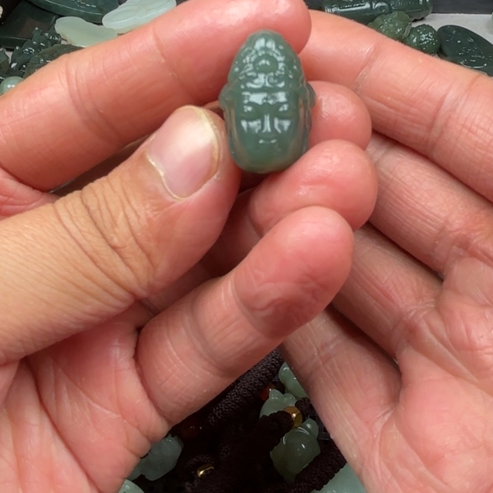 和田玉吊坠未镶嵌