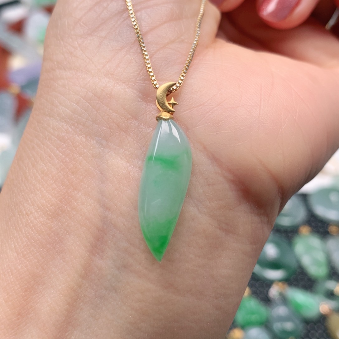 【闪购商品】翡翠吊坠(不含链)18K金镶嵌