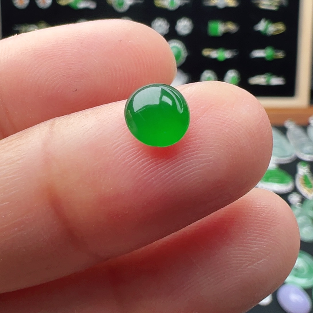 翡翠未镶嵌颈饰蛋6.6