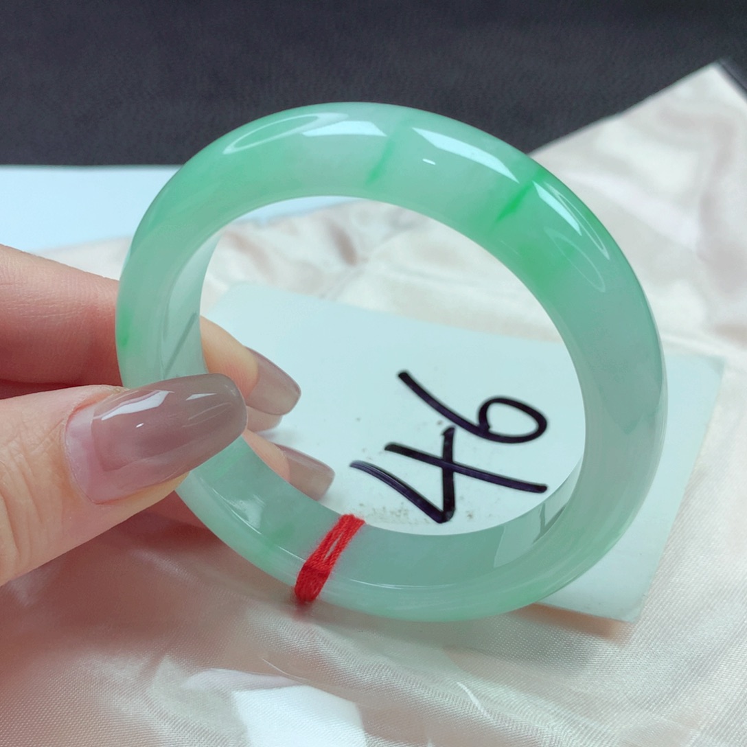 翡翠手镯未镶嵌手镯51