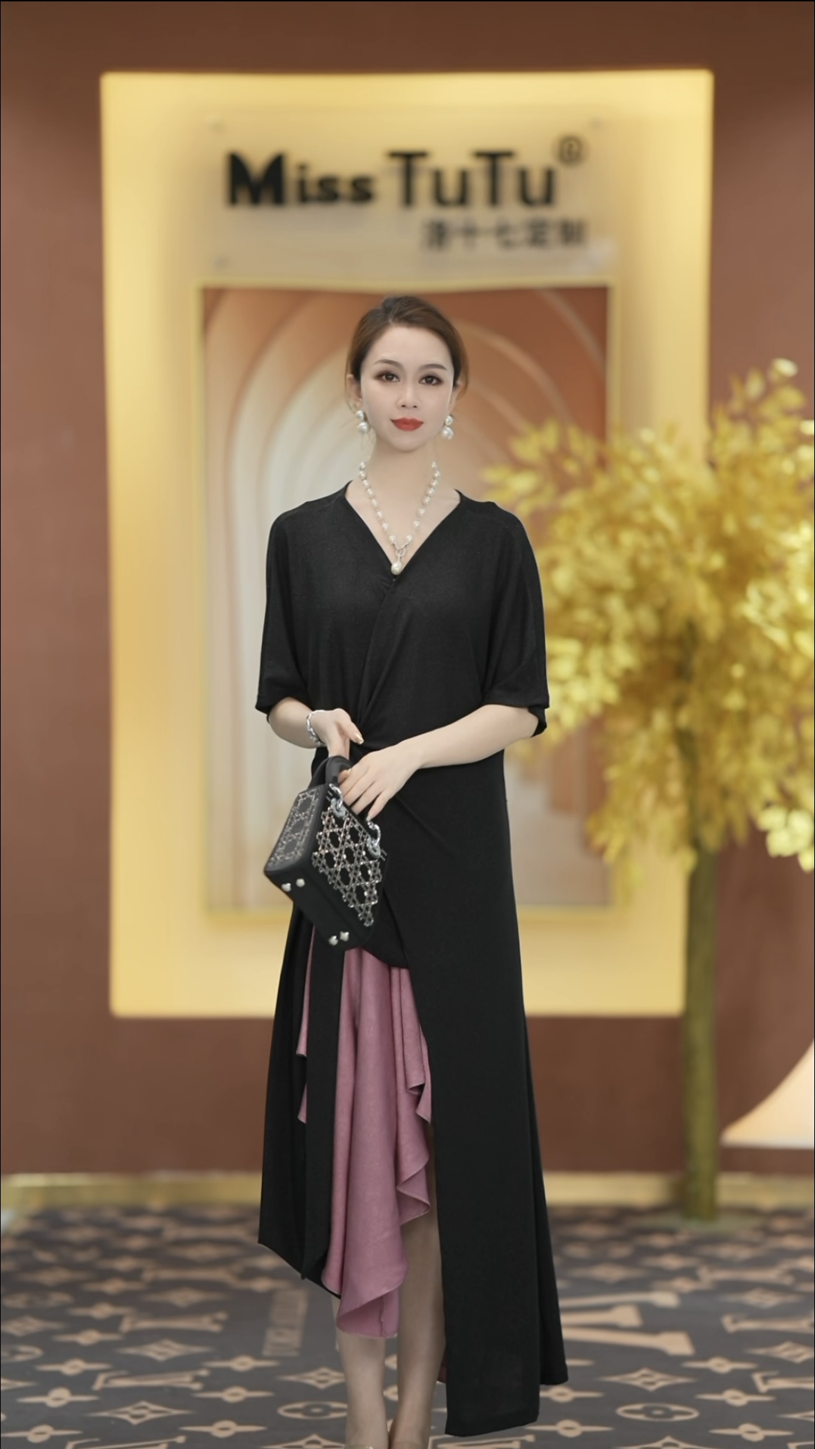 MissTuTu2025新款高级感气质显瘦连衣裙