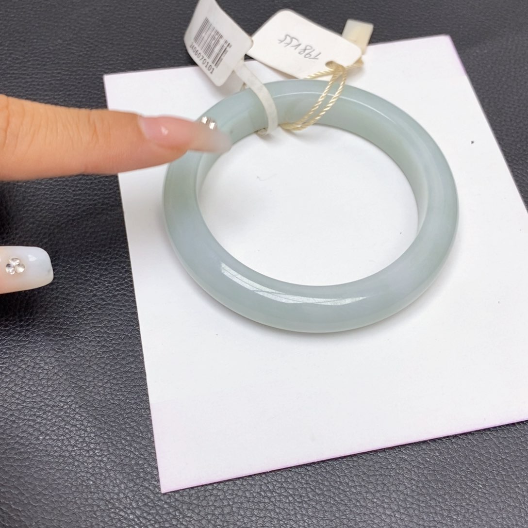 翡翠手镯未镶嵌Y****w54圈口