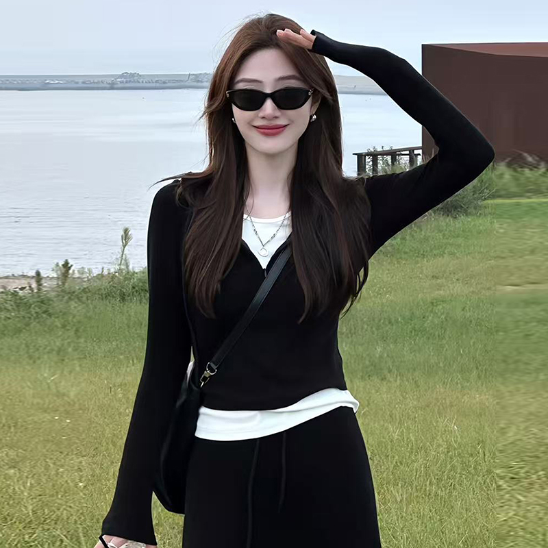 9252大码胖mm黑色假两件V领长袖T恤女秋季修身显瘦设计感百搭上衣
