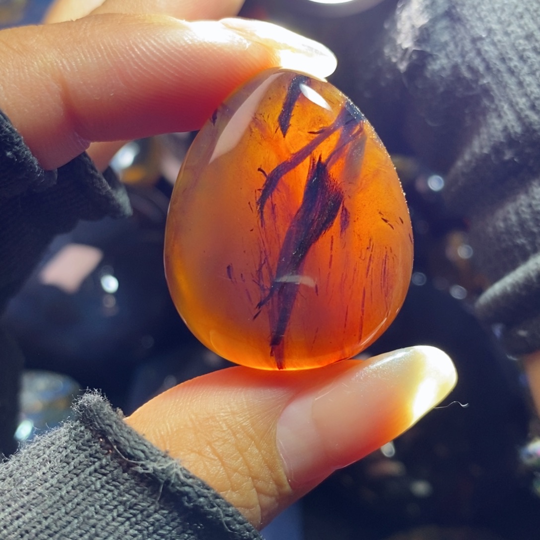 未镶嵌琥珀裸石珀