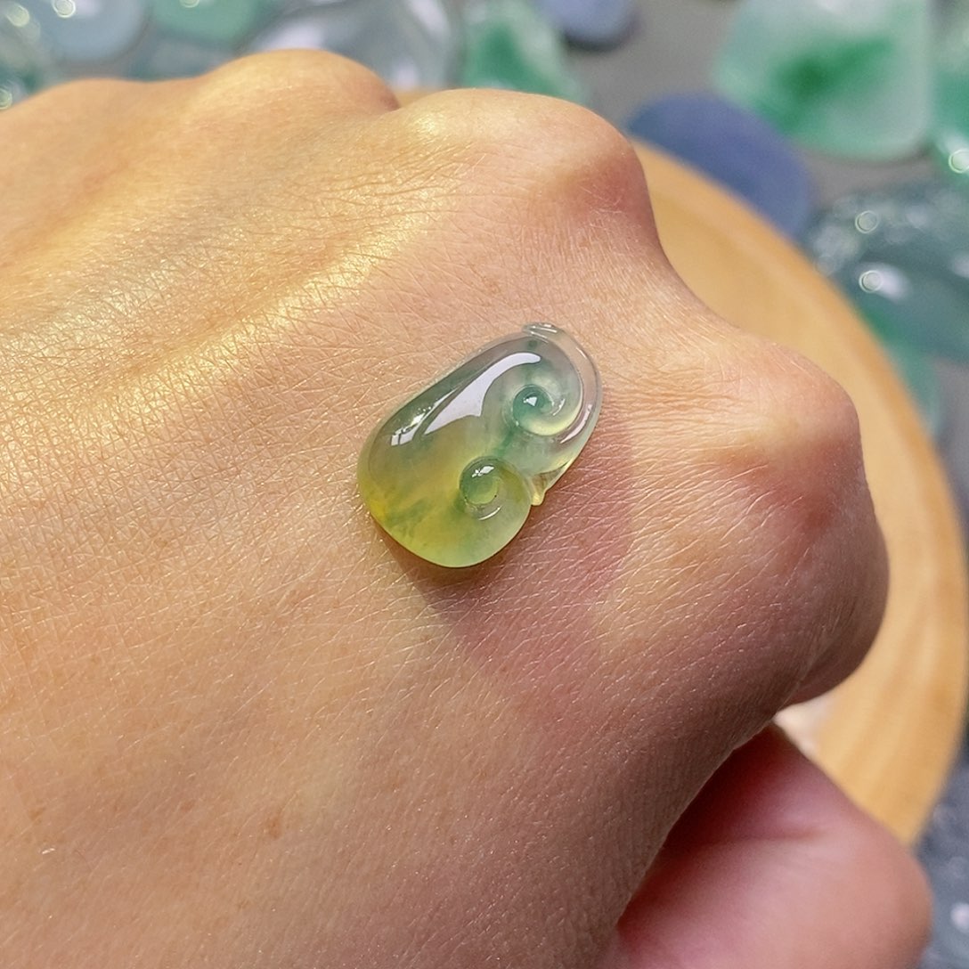 翡翠颈饰未镶嵌翡翠