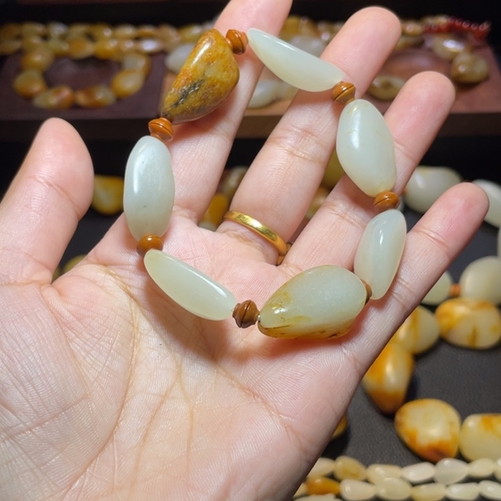 和田玉未镶嵌手链