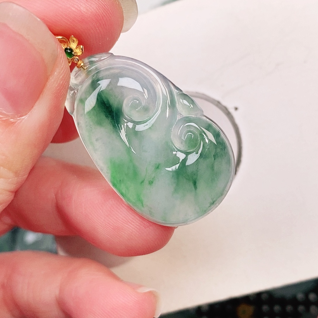 翡翠18K金镶嵌颈饰