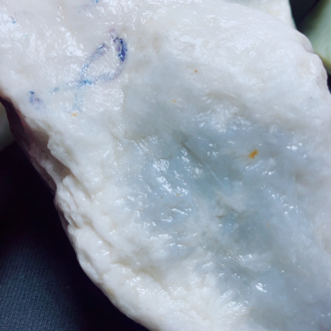 和田玉（糖玉）未镶嵌珠宝奇石