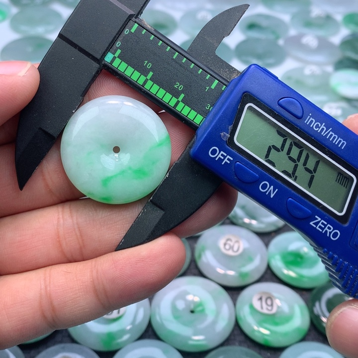 翡翠颈饰未镶嵌缅甸天然A货翡翠