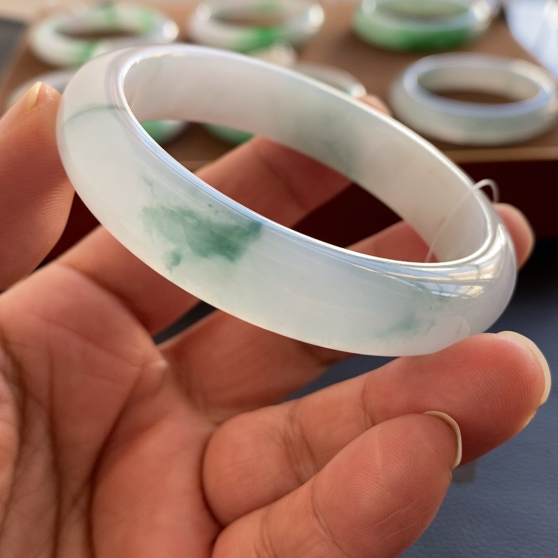 翡翠未镶嵌手镯天然翡翠手镯
