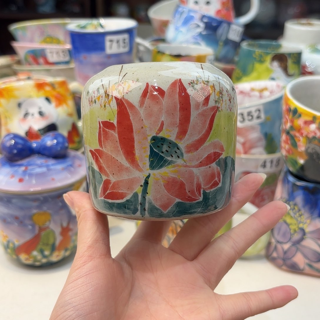 瓷片兔兔好可爱呀打
