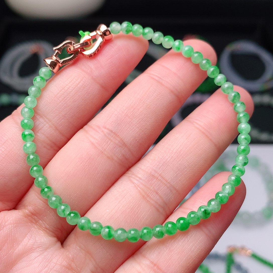 翡翠手链未镶嵌翡翠