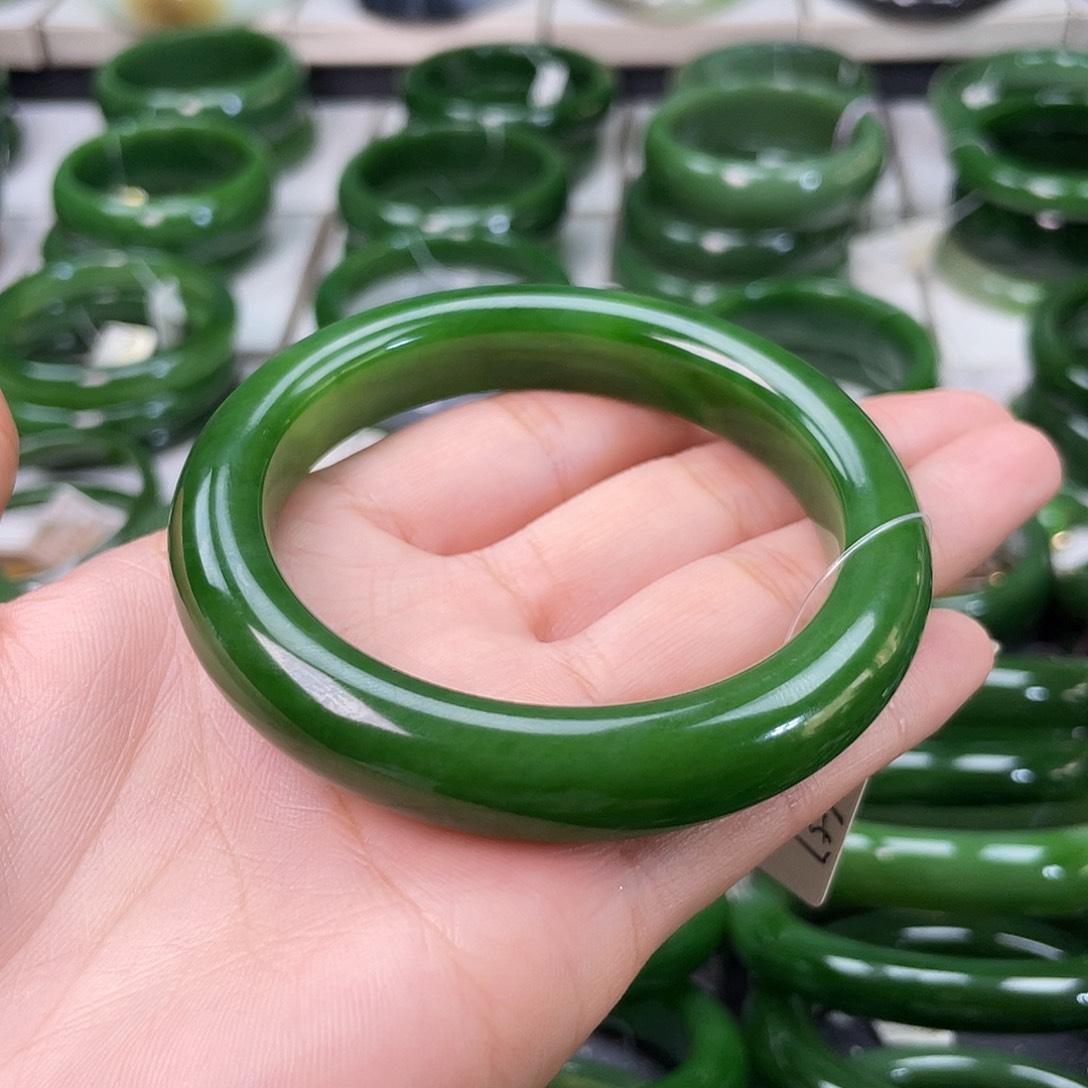和田玉（碧玉）未镶嵌手镯