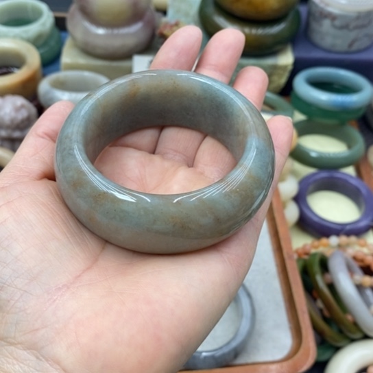 紫***情石英质玉未镶嵌手饰