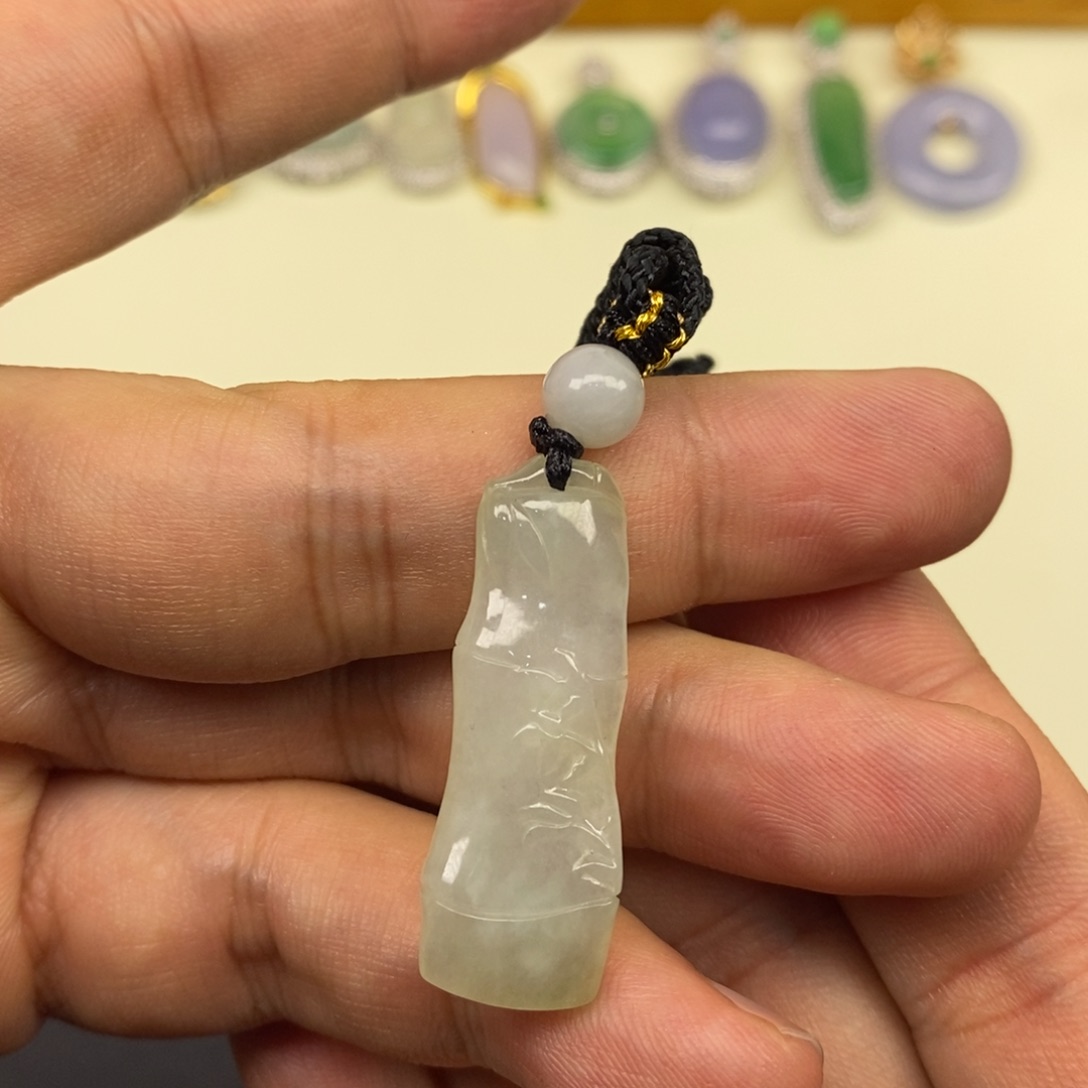 翡翠未镶嵌颈饰天然缅甸翡翠A货漏个