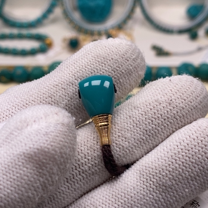 绿松石珠宝奇石18K金镶嵌