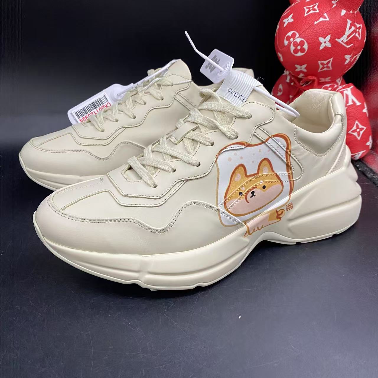95新 GUCCI/古驰 柯基面包白色动物印花老爹鞋40欧码LZ049