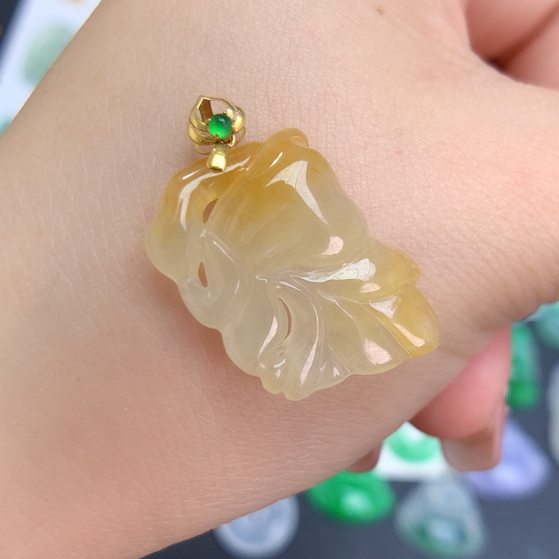 翡翠18K金镶嵌颈饰花仙子