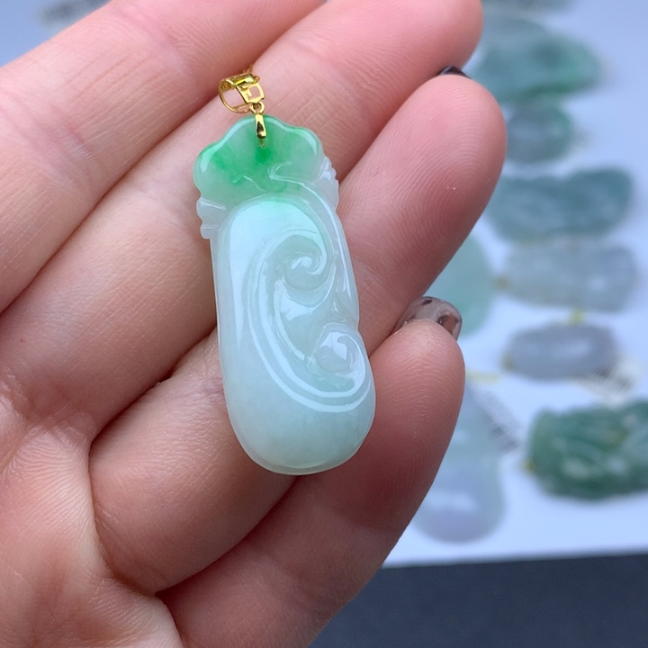 翡翠颈饰未镶嵌翡翠