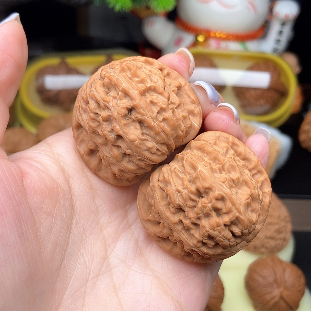 文玩核桃吊坠41白狮子