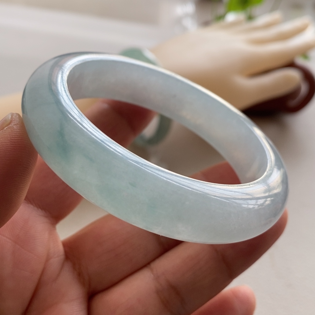 翡翠手镯未镶嵌天然翡翠手镯