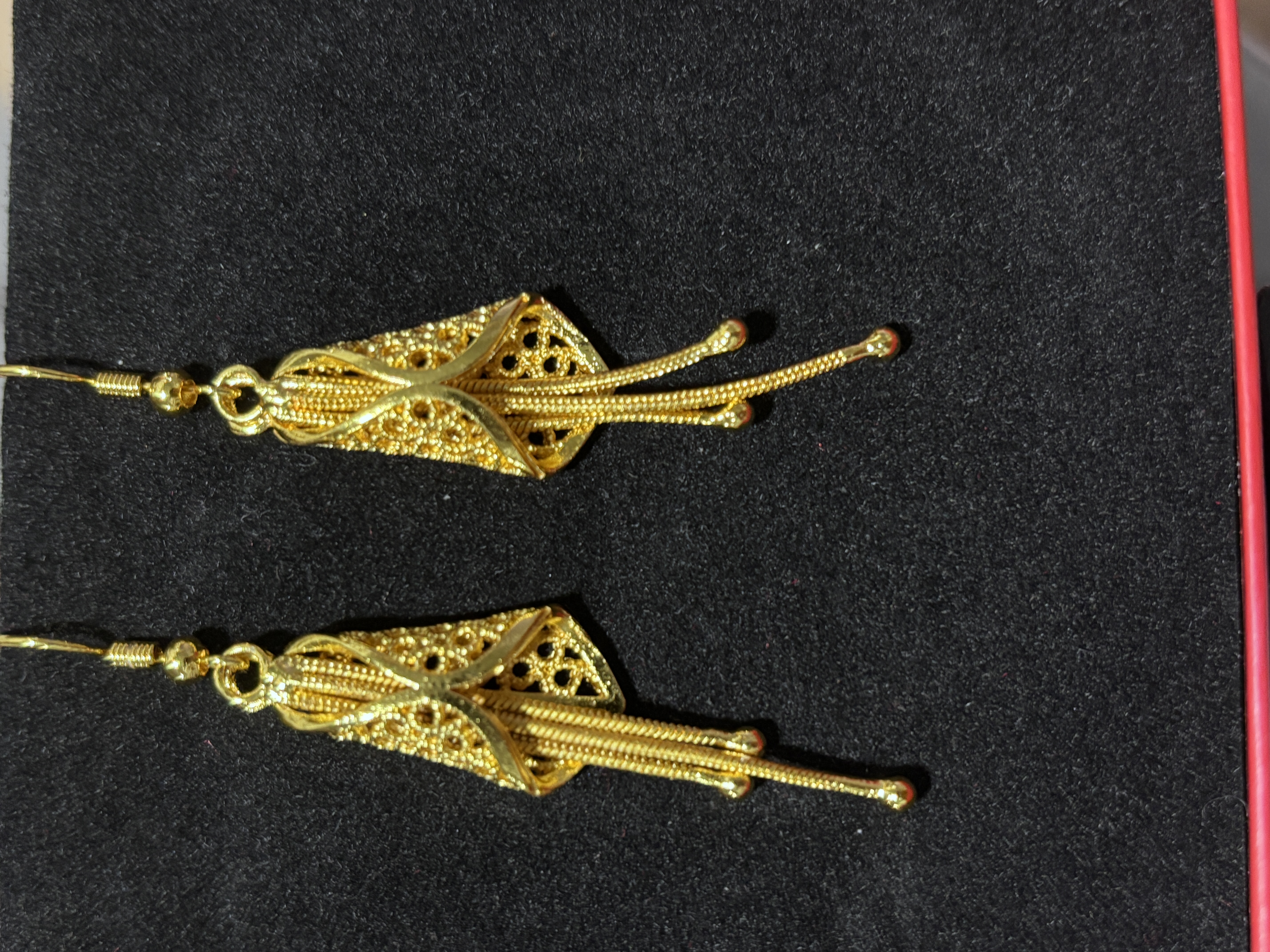 A615金色精工喇叭花耳环