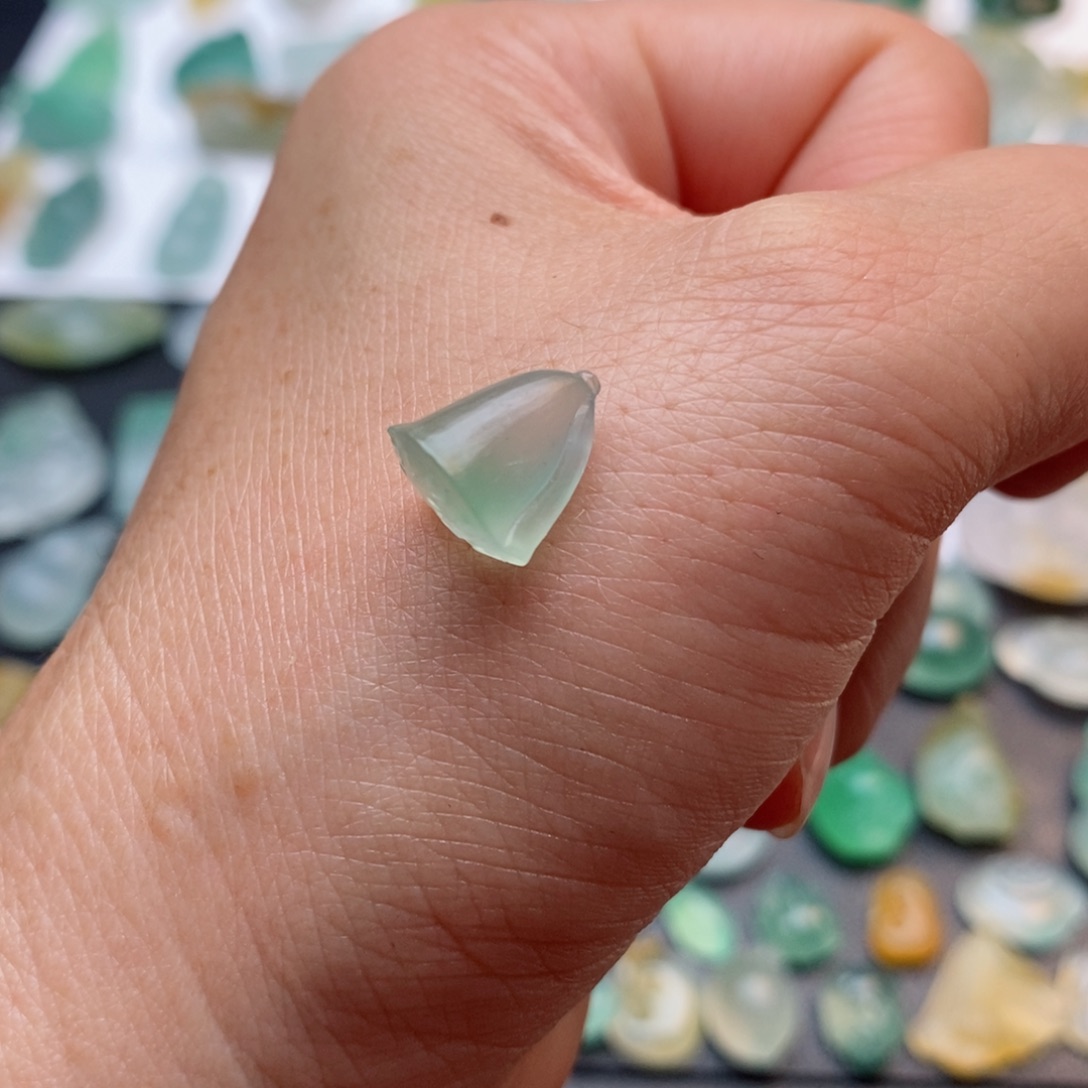 定制翡翠未镶嵌莲蓬