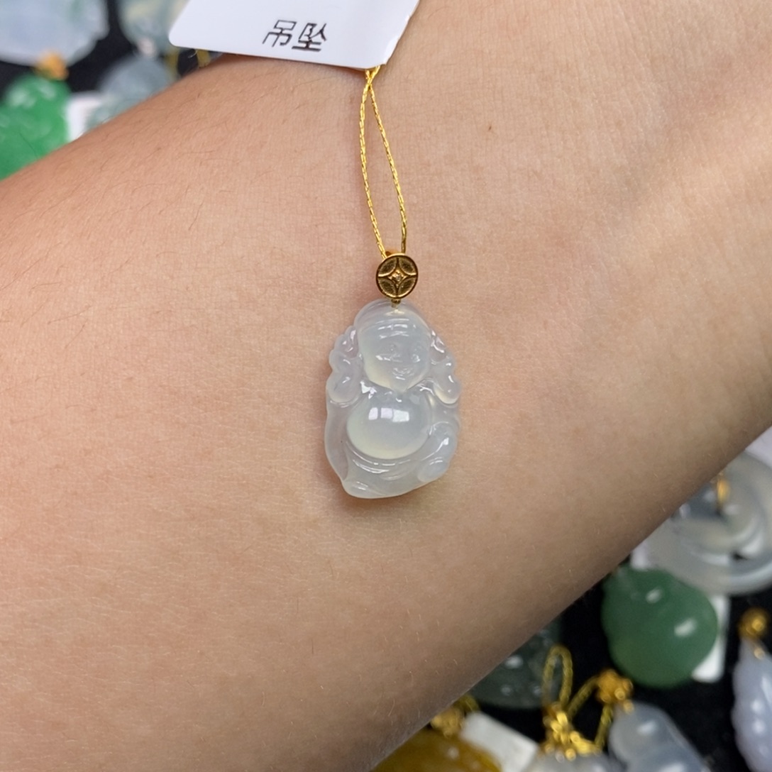 翡翠18K金镶嵌颈饰财神