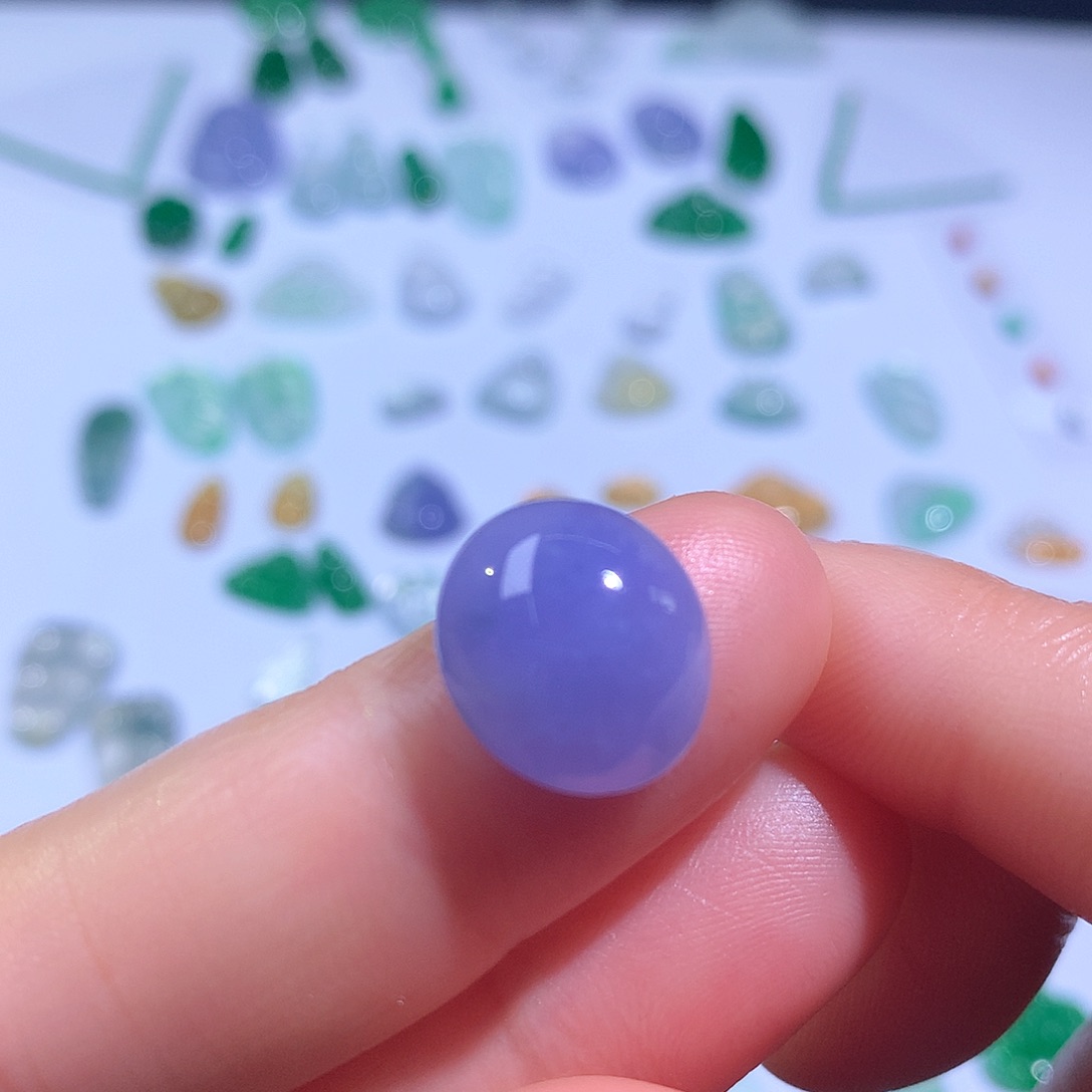 翡翠颈饰未镶嵌蛋