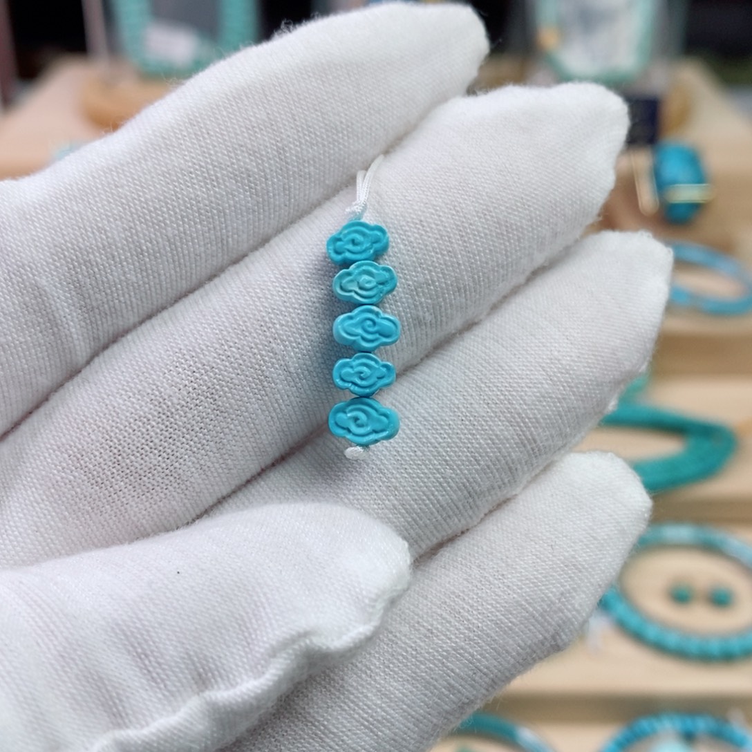 绿松石未镶嵌珠宝奇石